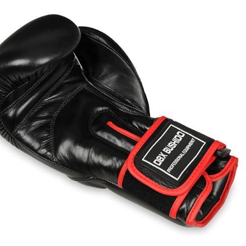 Bushido bokszkesztyűk Wrist Protect rendszerrel fekete Bb2-12oz