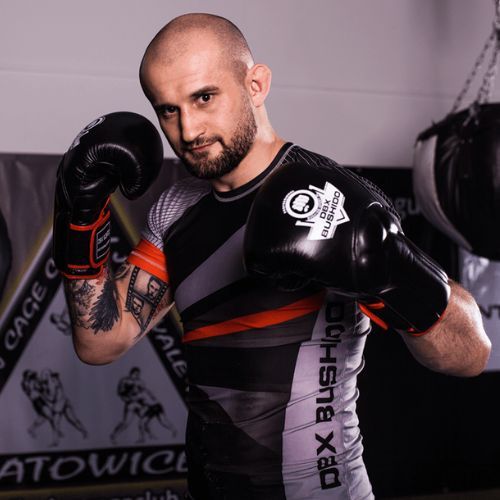 Bushido bokszkesztyűk Wrist Protect rendszerrel fekete Bb2-12oz