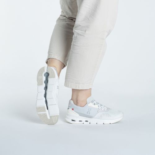 Női On Cloudrift undyed-white/frost cipő
