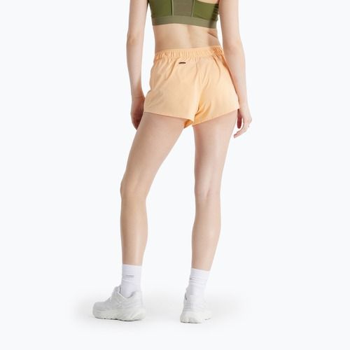 Női rövidnadrág New Balance RC Seamless 3" barackvirágos női rövidnadrág
