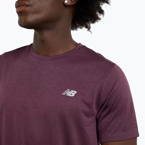 Férfi New Balance Athletics Run szilva barna póló