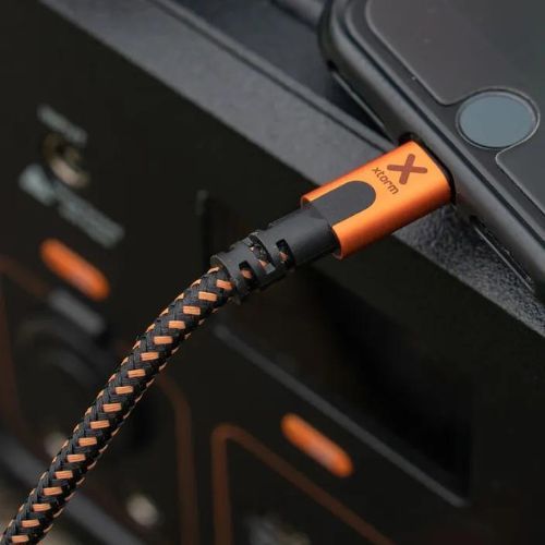 Xtorm Xtreme USB-C Lightning kábel 1.5m narancssárga színben