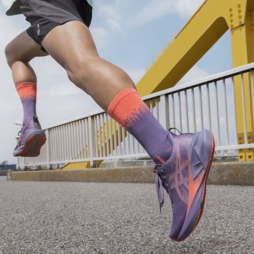 Női futócipő ASICS Novablast 5 greyish purple/coral reef