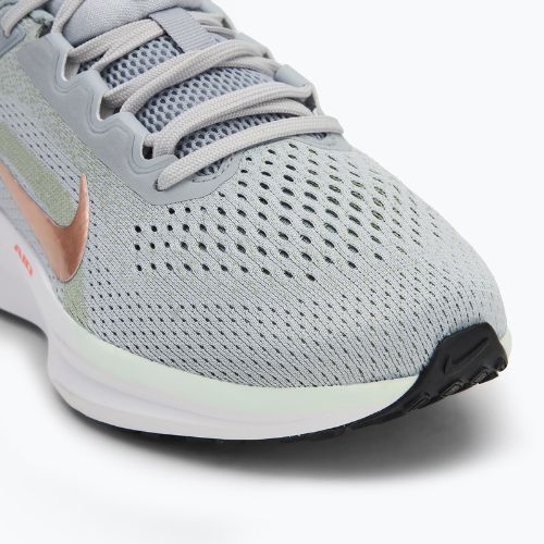Női futócipő Nike Winflo 11 wolf grey/olive aura/lightpumice/metallicredbronze