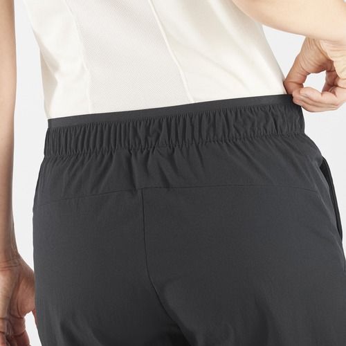 Salomon Wayfarer Ease női rövidnadrág mély fekete