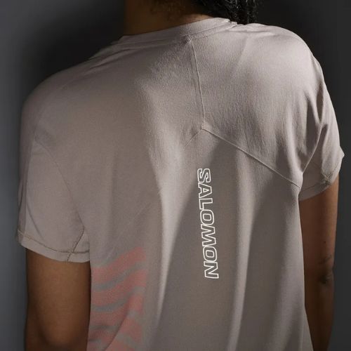 Női futópóló Salomon Sense Aero Tee GFX etherea/neon flame Salomon Sense Aero Tee GFX etherea/neon flame