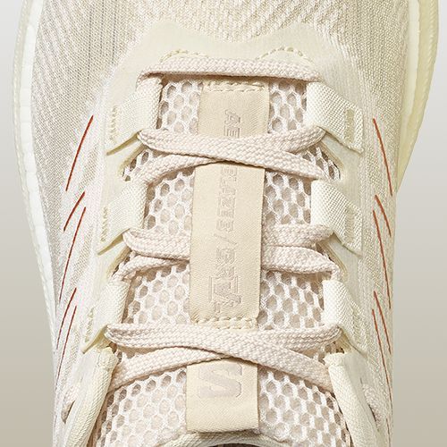 Női futócipő Salomon Aero Blaze 3 GRVL vanila/almandulatej Salomon Aero Blaze 3 GRVL vanila/almandulatej