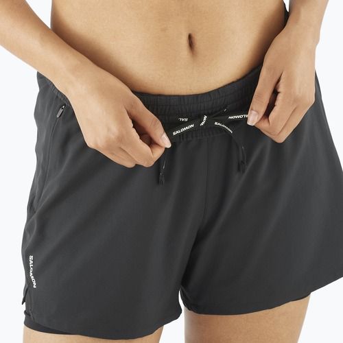 Salomon SHAKEout Core 2IN1 4" női futónadrág mély fekete