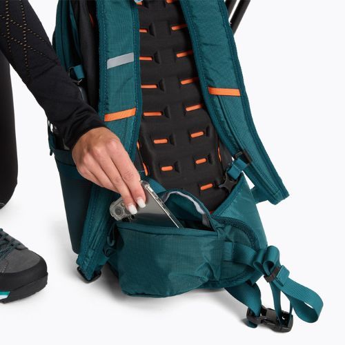 KADVA Fleiro 30 l sötét tengerkék túrahátizsák