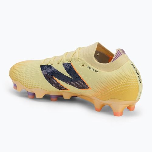 New Balance férfi futballcipő Tekela Pro Low Laced V4+ FG bézs színben