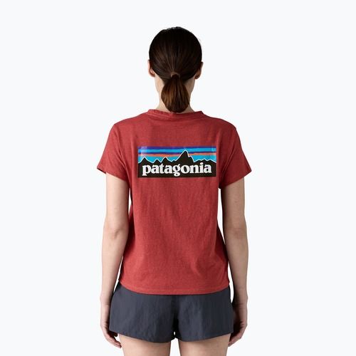 Női Patagonia P-6 Logo Felelősségteljes póló potters red
