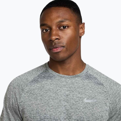 Férfi Nike Stride ADV futópóló füstszürke / sörényszürke