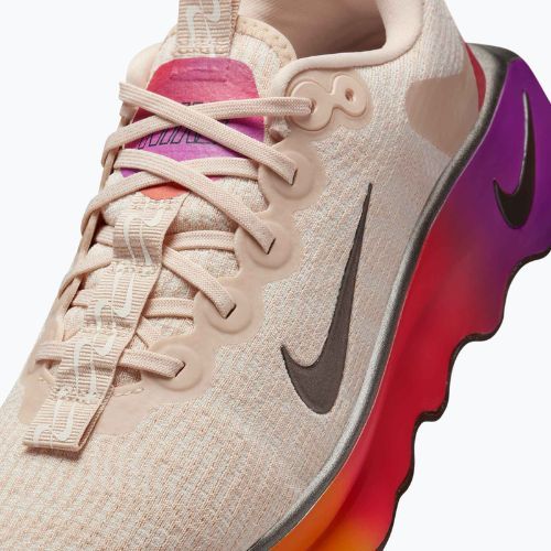 Nike Motiva SE női edzőcipő pearl white/pale ivory/vivid purple/metallic gold grain