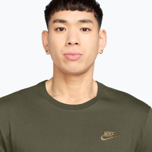 Nike Sportswear Club férfi póló medium olive/parachute beige