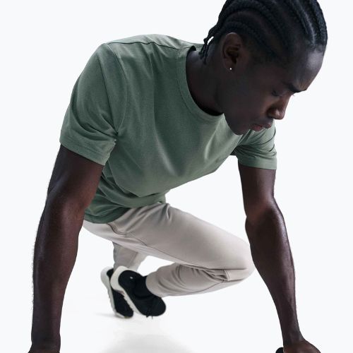 Férfi póló Nike Dri-Fit UV Hyverse clay green/clay green