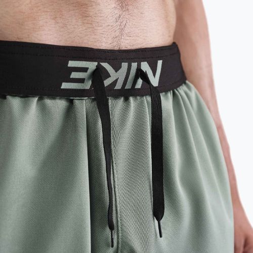 Férfi rövidnadrág Nike Dri-Fit Totality 7" Unlined clay green/black/clay green/black