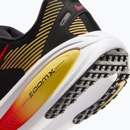 Férfi futócipő Nike Vomero 18 black/light crimson/bright crimson