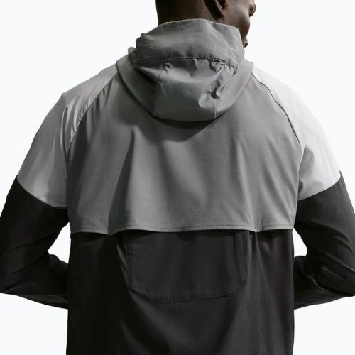 Férfi futódzseki Nike Impossibly Light Windrunner smoke grey/wolf grey/black