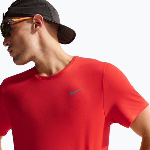 Férfi futópóló Nike Miler Dri-Fit UV light crimson