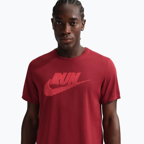 Férfi futópóló Nike Miler Dri-Fit UV team crimson/light crimson