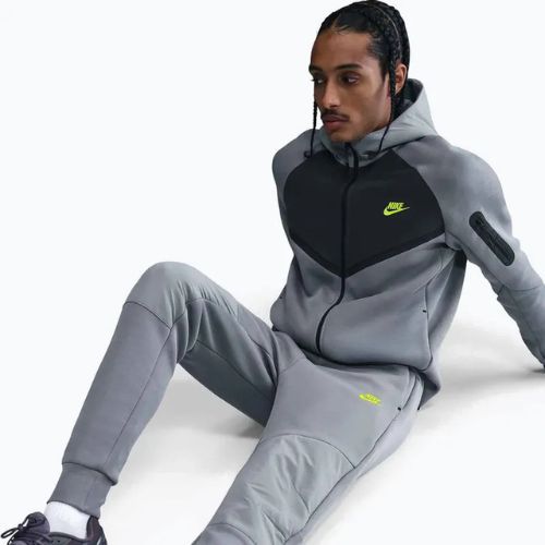 Férfi nadrág Nike Tech Joggers cool grey/cool grey/volt