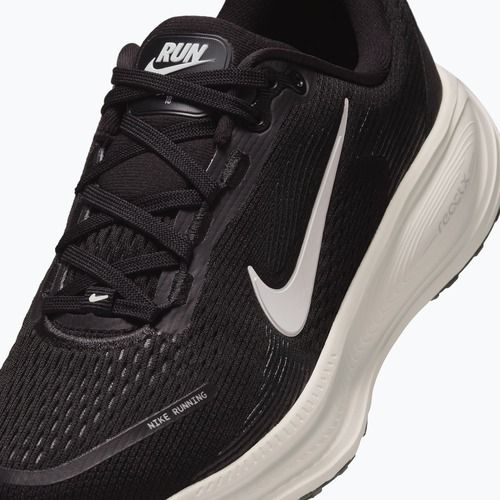 Gyerek futócipő Nike Vomero 18 black/coconut milk/iron ore/summit white