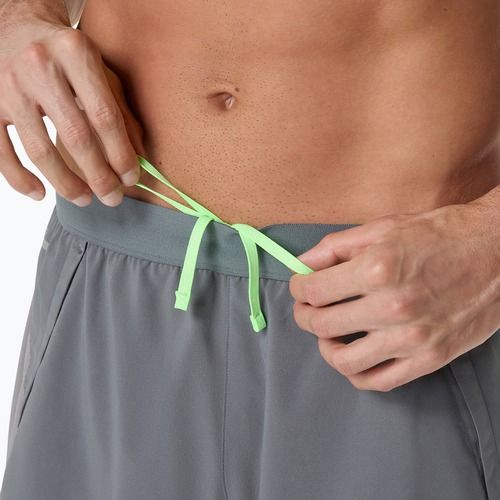 Férfi futóshort ASICS Road 5IN clay grey/steel grey/illuminate green