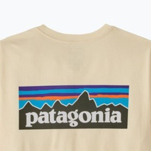 Férfi póló Patagonia P-6 Logo undyed natural