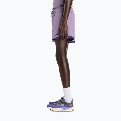 Férfi futóshort New Balance Run Essentials 5" candied violet