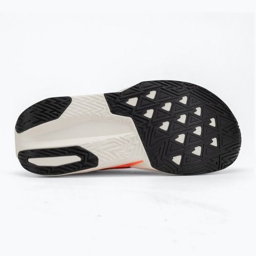 Férfi futócipő New Balance FuelCell Rebel V5 tangerine heat/silver metallic