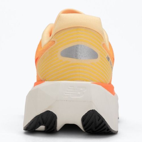 Férfi futócipő New Balance FuelCell Rebel V5 tangerine heat/silver metallic