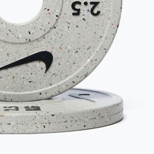 Terhelés Nike Strength Grind Change Plates 2 x 2,5 kg wolf grey