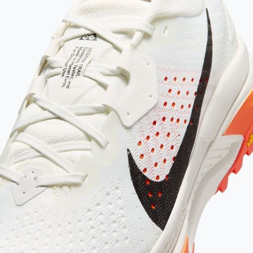 Férfi Nike ACG Zegama Trail futócipő summit white/phantom/safety orange/black színekben