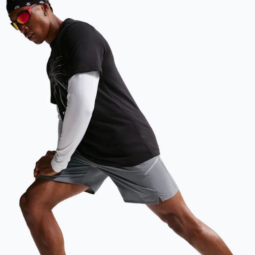 Férfi rövidnadrág Nike Miler Dri-Fit 7" smoke grey/smoke grey