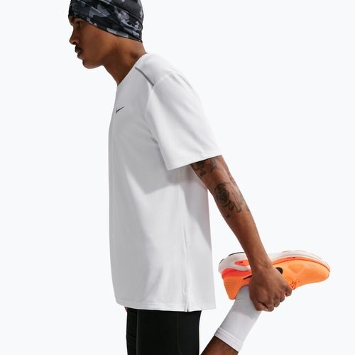 Férfi futópóló Nike Miler Dri-Fit UV white