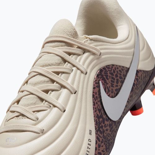 Gyerek focicipő Nike United Jr. Tiempo Maestro Academy MG fossil/burgundy crush/metallic silver