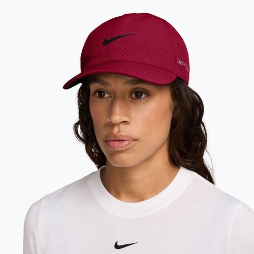 Ellenzős sapka Nike Dri-FIT ADV Club team red/pale ivory