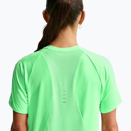 Női futó póló Nike Swift Dri-Fit illusion green