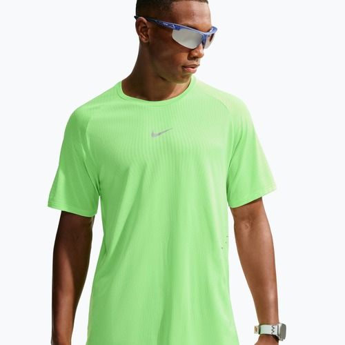 Férfi futó póló Nike Stride volt/light silver