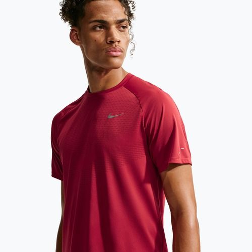 Férfi futó póló Nike Stride tough red