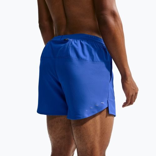 Férfi Nike Stride Dri-Fit rövidnadrág, 5 hüvelykes, belső béléssel, hyper royal színben