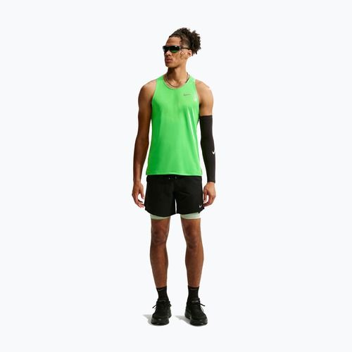 Férfi futó póló Nike Stride green spark