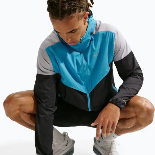 Férfi futókabát Nike Impossibly Light Windrunner black/light current blue/wolf grey