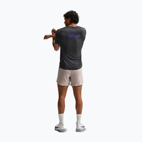 Férfi futó póló Nike Stride anthracite