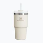 Termoszbögre Stanley Quencher H2.0 FlowState 590 ml cream 2.0