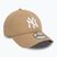 New Era League Essential 9Twenty New York Yankees baseball sapka világos bézs színben