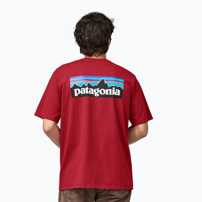 Férfi Patagonia P-6 Logo Responsibili-Tee trekking póló piros 2