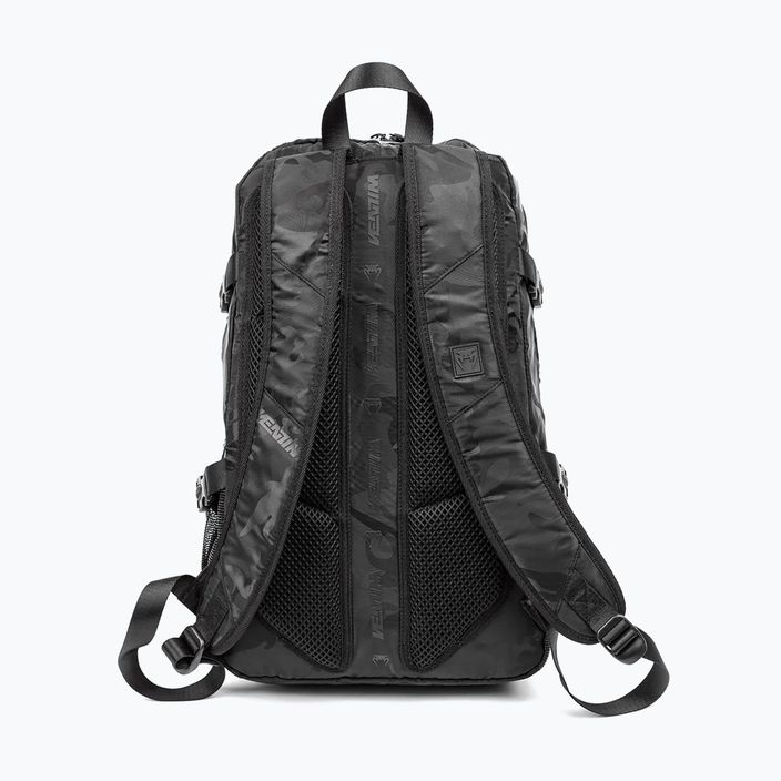 Venum Challenger Pro hátizsák fekete/sötét terepszínű 3