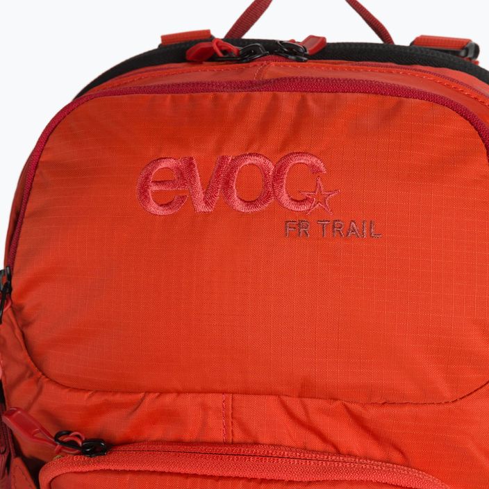 EVOC FR Trail kerékpáros hátizsák piros 100102516 5