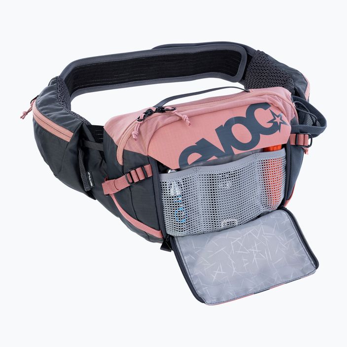 Kerékpáros vese EVOC Hip Pack Pro 3 l z bukłakiem 1.5 l dusty pink/carbon grey 9